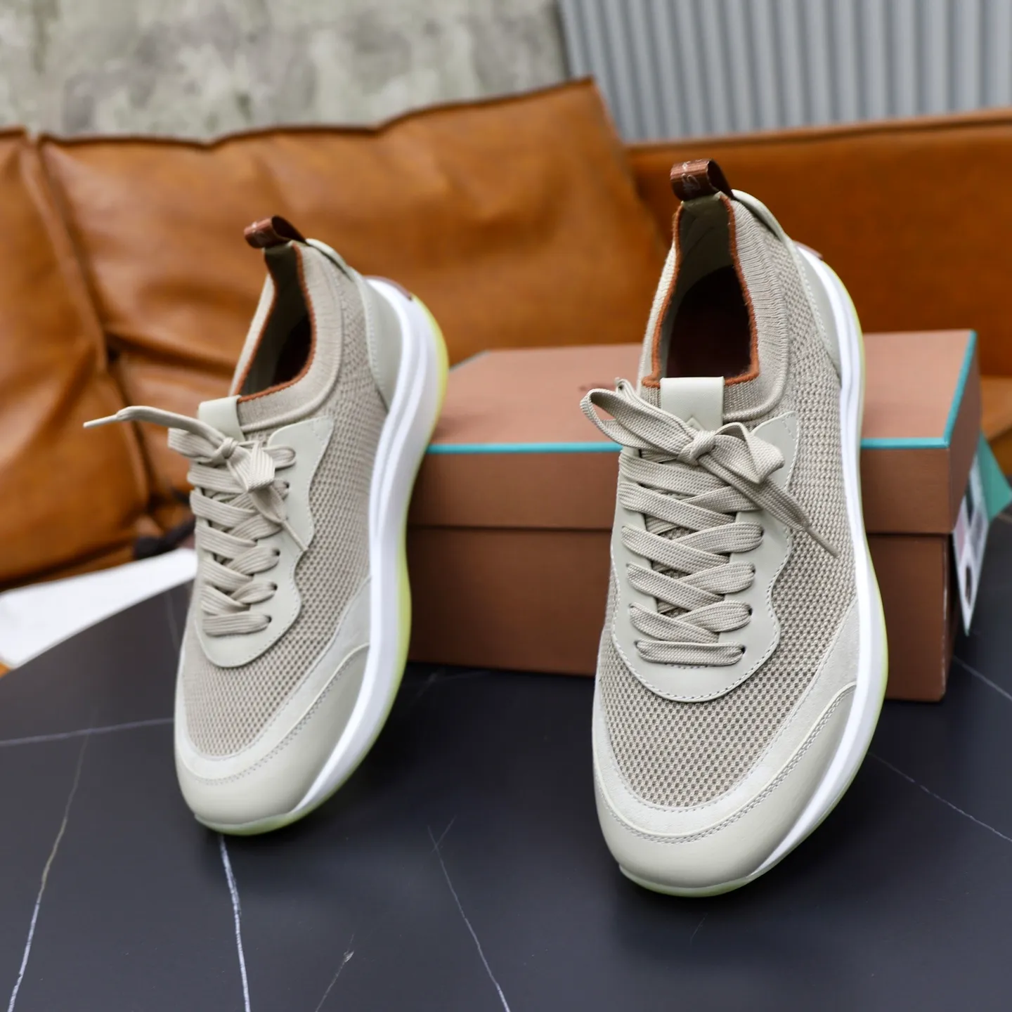 Factory price: 💰620 Loropiana LP men's shoes ♞size; 38-44 "45.46 customization" cowhide stitching and cowhide feet. It is really easy to wear, lazy, relaxed, casual, perfect comfort, and there are many color choices, and they all look good with clothes. Is it true that Loropiana can bring social value? “Loropiana is the best thing money can buy”